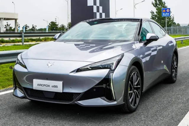 China discloses subsidies for EV manufacturers