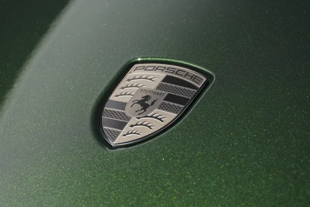 China endurece el impuesto sobre los coches de lujo para incluir los VE de gama alta