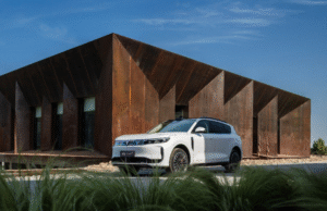 Dongfeng Motor announces Voyah to list in Hong Kong, parent company to go private Dongfeng Motor announces Voyah to list in Hong Kong, parent company to go private