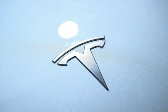 Eyeing robotaxis, Tesla hiring New York test car operator