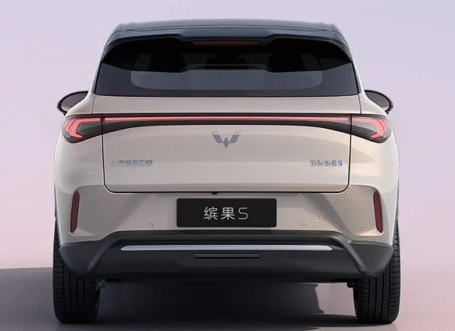 GM and SAIC backed Wuling unveils interior of Bingo S EV, a competitor of Geely Xingyuan and BYD Seagull