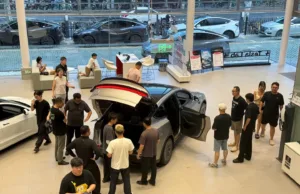 Tesla Model Y L attracts crowds across China stores Tesla Model Y L attracts crowds across China stores