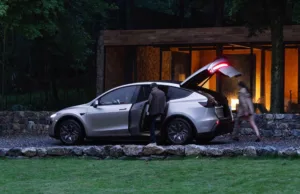 Tesla Officially Launches Model Y L in China, Deliveries Begin in September Tesla Officially Launches Model Y L in China, Deliveries Begin in September