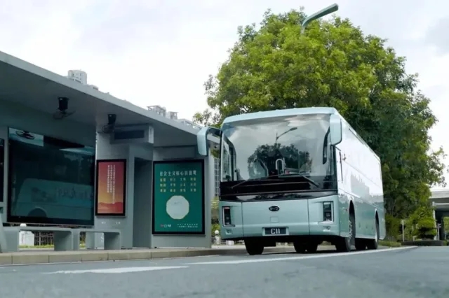 BYD unveils e-bus platform with 1,000 volts and chassis battery