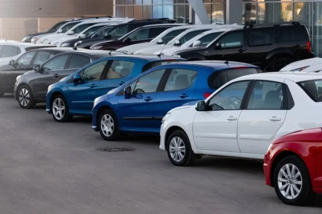China Considers Ban On Flush Door Handles In Cars: Here's Why - Ford Motor (NYSE:F), General Motors (NYSE:GM)