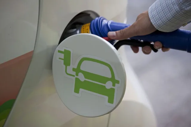 Hong Kong Pitches Itself as Assembly Base for China EV Makers
