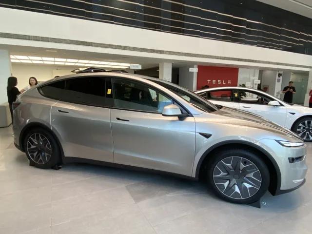 Tesla Model Y L Deliveries in China Extend Into November