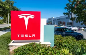 Tesla slashes price of long-range RWD Model 3 in China to boost sales (TSLA:NASDAQ) Tesla slashes price of long-range RWD Model 3 in China to boost sales (TSLA:NASDAQ)