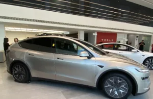Tesla’s New Model Y L Racks Up Nearly 10,000 Daily Orders in China: Report Tesla’s New Model Y L Racks Up Nearly 10,000 Daily Orders in China: Report