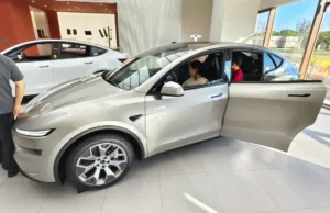 Tesla’s Newly-launched Model Y L Emerges China Growth Driver As Orders Power Past 120,000 Tesla’s Newly-launched Model Y L Emerges China Growth Driver As Orders Power Past 120,000