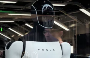 Elon Musk debunks claim of a 10,000 Tesla robot workforce Elon Musk debunks claim of a 10,000 Tesla robot workforce