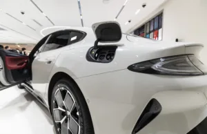 Xiaomi Driver Death Adds to China Push for New EV Door Designs Xiaomi Driver Death Adds to China Push for New EV Door Designs