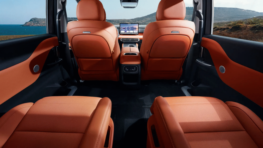 BAW’s MPV M8 offers gasoline, EREV, EV, and CNG options in pre-sale launch, starting from 23,800 USD