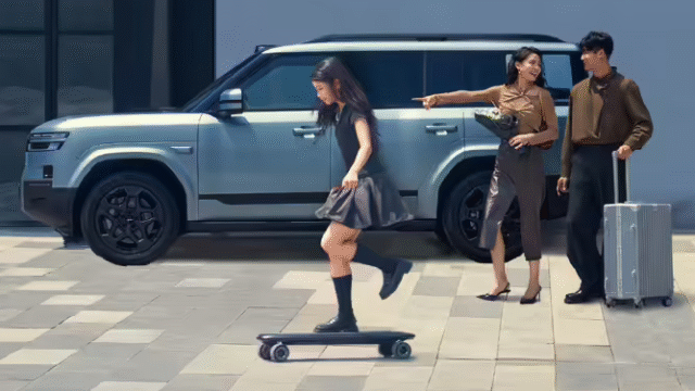 BYD's Fang Cheng Bao Ti7 offers integrated electric skateboard, priced at 560 USD BYD's Fang Cheng Bao Ti7 offers integrated electric skateboard, priced at 560 USD