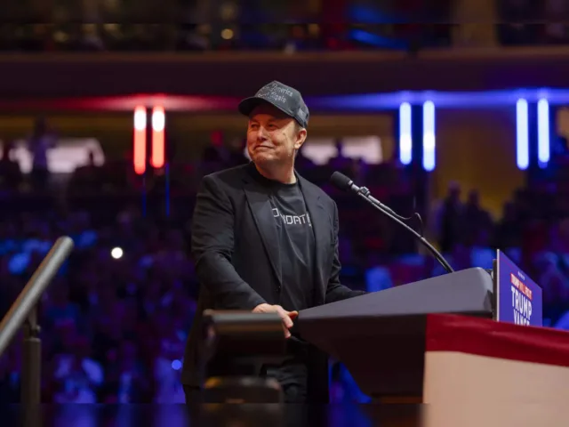 Musk expects Tesla's Full Self-Driving software to win full China approval in early 2026 Musk expects Tesla's Full Self-Driving software to win full China approval in early 2026