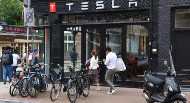 Tesla Stock (TSLA) Falls as Sales Crash in Europe and China as BYD Races Ahead Tesla Stock (TSLA) Falls as Sales Crash in Europe and China as BYD Races Ahead