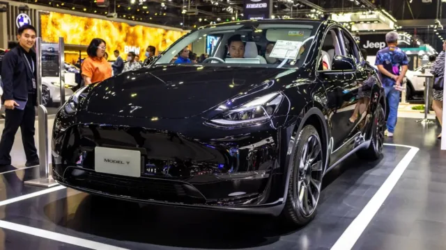 Tesla's China sales plunge 35.8% as market share sinks