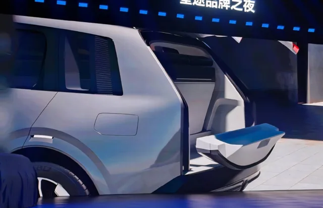 Chery unveiled Exeed ES7 GT & ES8 shooting brakes and ET8 & ET9 SUVs, testing with solid-state battery in 2026