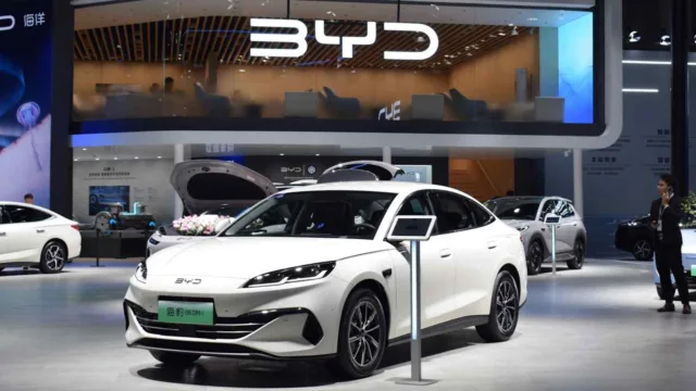 China auto brands to top 2025 global sales, overtaking Japanese rivals
