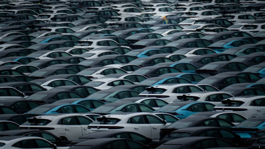 China’s global market share of auto sales reached 38% in October 2025