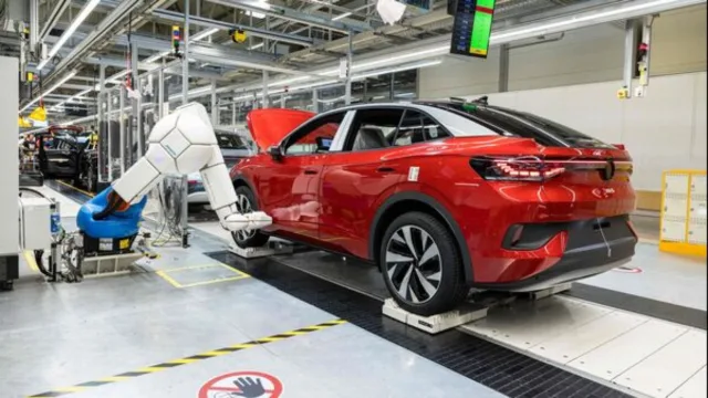 EU Auto Policy Shift Extends Hybrids but Keeps EVs Central