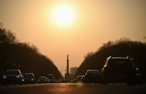 EU rethinks 2035 combustion car ban under industry pressure EU rethinks 2035 combustion car ban under industry pressure