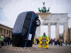 Greenpeace Condemns EU Rollback on 2035 ICE Phase‑Out, Urges Stronger Commitment to Transport Electrification Greenpeace Condemns EU Rollback on 2035 ICE Phase‑Out, Urges Stronger Commitment to Transport Electrification