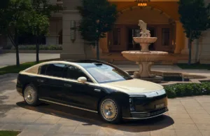 Huawei’s Maybach Rival Becomes China’s Top-Selling $100,000 Car Huawei’s Maybach Rival Becomes China’s Top-Selling $100,000 Car