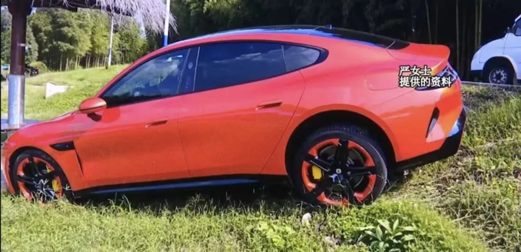 Xiaomi SU7’s front bumper takes a swim during autonomous parking