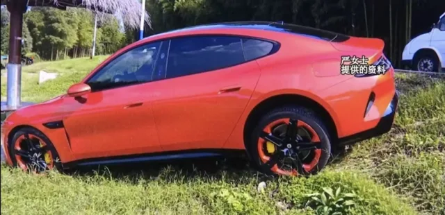 Xiaomi SU7’s front bumper takes a swim during autonomous parking Xiaomi SU7’s front bumper takes a swim during autonomous parking