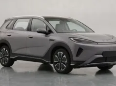 BYD Sealion 05 PHEV exposed with 26.6 kWh battery, 155 km electric range and longer wheelbase BYD Sealion 05 PHEV exposed with 26.6 kWh battery, 155 km electric range and longer wheelbase