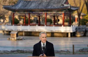 Canada agrees to cut tariff on Chinese EVs in return for lower tariffs on Canadian farm products Canada agrees to cut tariff on Chinese EVs in return for lower tariffs on Canadian farm products