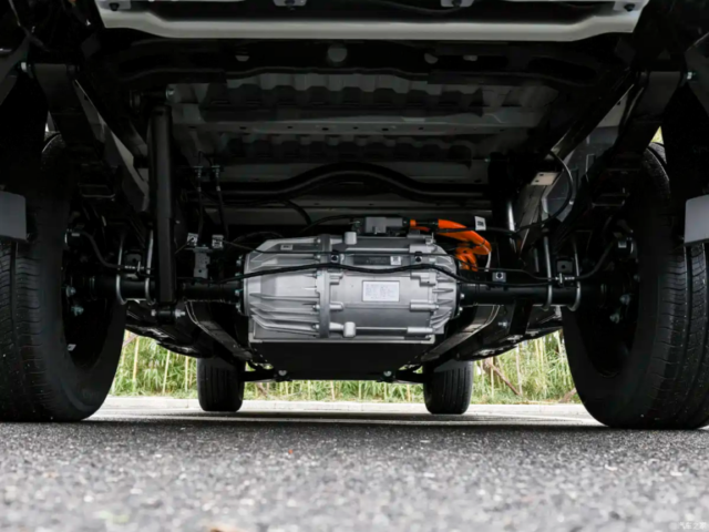 Chery launches its first EV pickup Hilma, a Toyota Hilux challenger starting at 18,300 USD