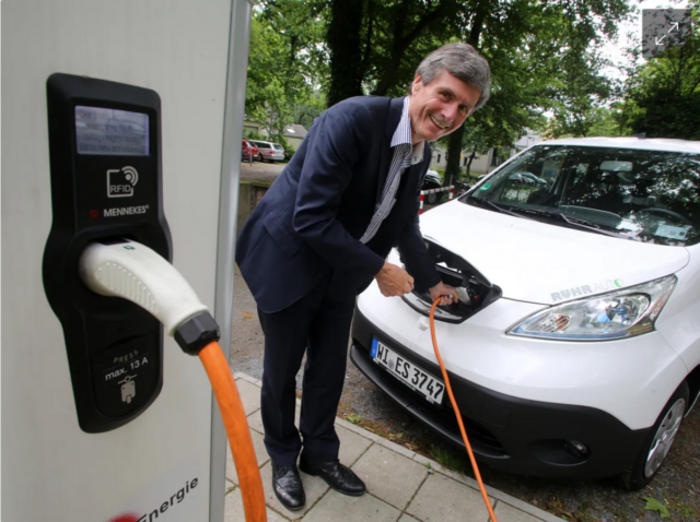 Europe lags 20 years behind China in battery technology, auto expert warns