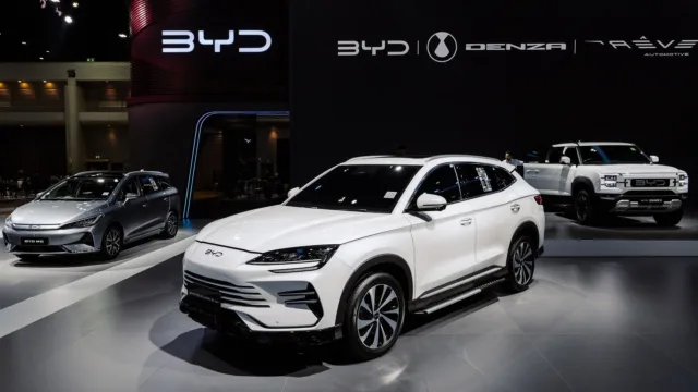 Lorraine Explains: What does the Canada-China agreement mean for our auto industry?