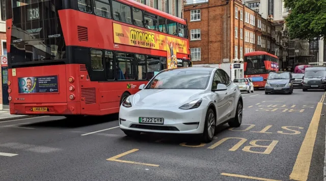 Tesla's Dramatic Fall In The UK In 2025, And BYD's Rise!