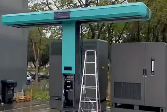 BYD invents easy 1MW EV charger with hanging cables to build the largest megawatt charging network BYD invents easy 1MW EV charger with hanging cables to build the largest megawatt charging network