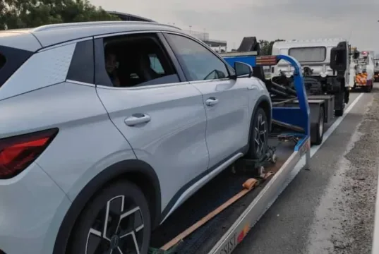 BYD officials visited man in order to explain why his car suddenly emergency-braked on highway BYD officials visited man in order to explain why his car suddenly emergency-braked on highway