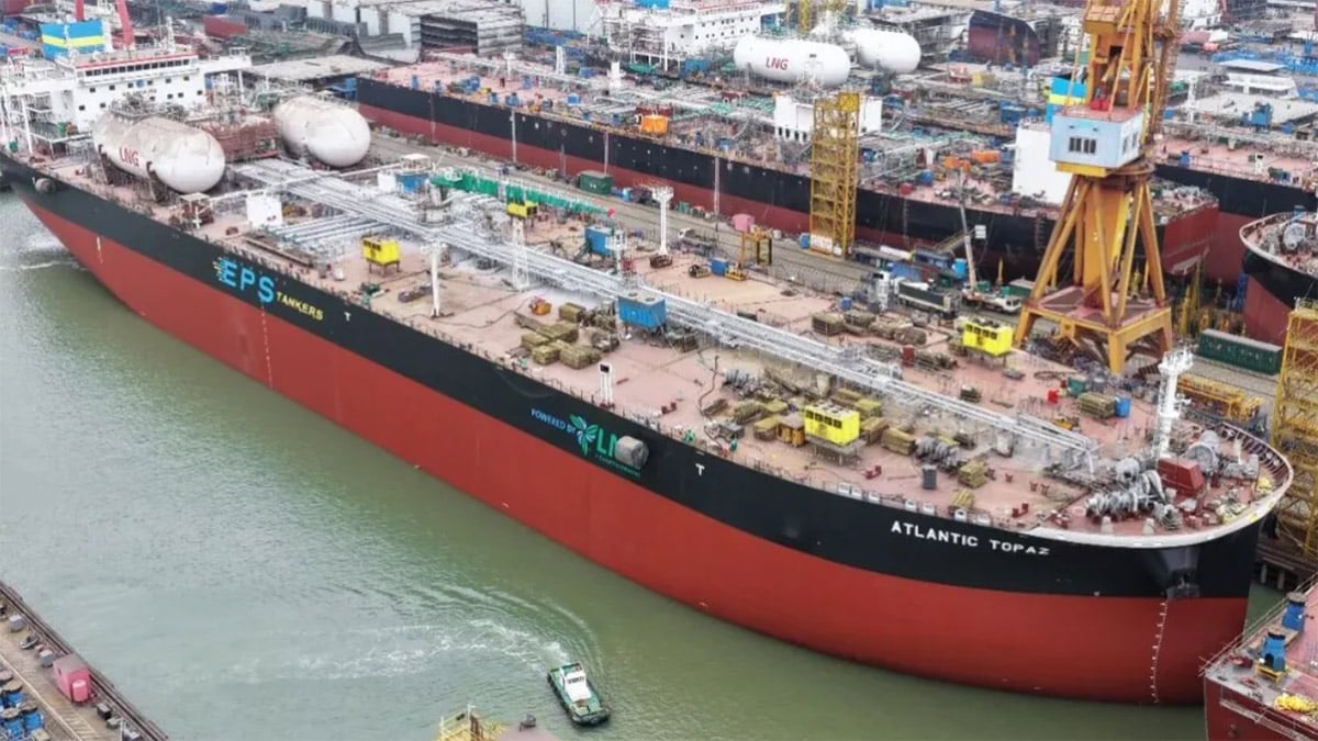 China builds world's largest car carrier capable of transporting 10,800 cars