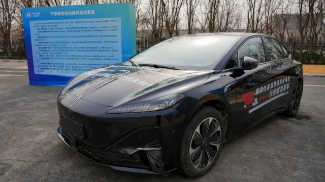 FAW installs ‘industry first’ semi-solid-state battery in an EV, promising 1,000+ km range