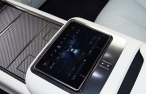 2026 Yangwang U7 luxury sedan launched, featuring 1,006 km EV range and flash charging 2026 Yangwang U7 luxury sedan launched, featuring 1,006 km EV range and flash charging