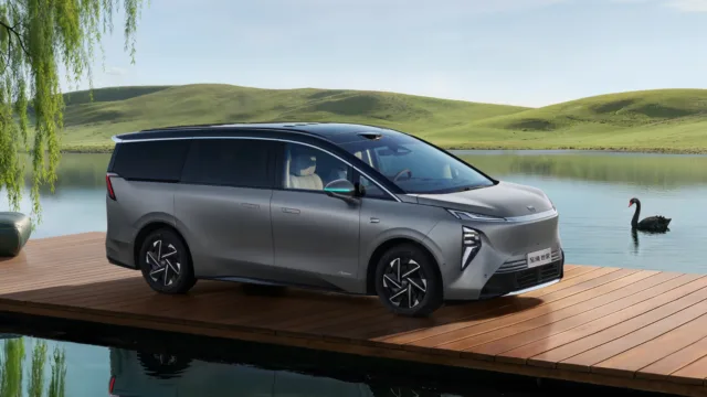 Buick GL8 Encasa electric MPV with 646 hp launched in China for 70,425 USD