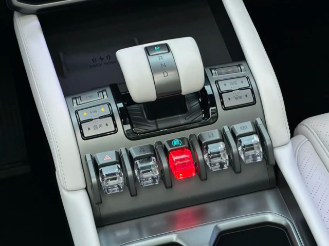 BYD’s new Fang Cheng Bao Ti3 launches with flash charging, starting at 22,300 USD