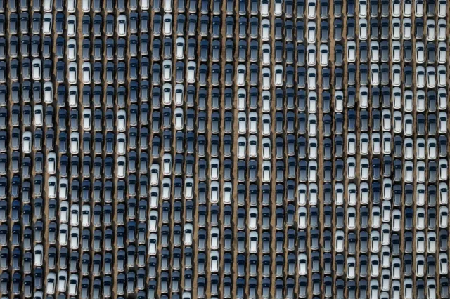 Can American car companies survive American politics? Can American car companies survive American politics?