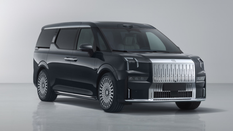 Updated Zeekr 009 luxury minivan provides 912 hp in China