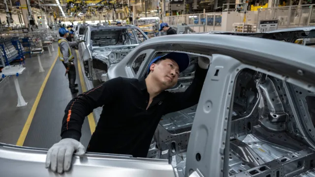 US Automakers Formally Ask Trump to Bar Chinese Cars