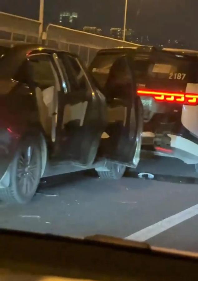 Apollo Go’s robotaxi fleet suffers mass paralysis, stranding passengers on elevated highways Apollo Go’s robotaxi fleet suffers mass paralysis, stranding passengers on elevated highways